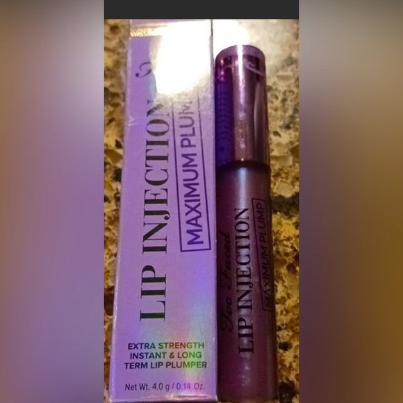 Too Faced Other - Too faced maximum lip injection lip plumper blueberry fizz New